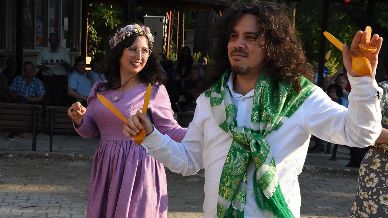 Brezilyalı müzisyen Türk kızıyla evlendi! Tahta kaşıkla çiftetelli oynadı…