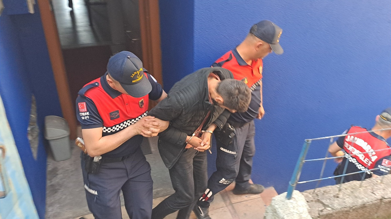 Altınlarla kaçmaya çalışan telefon dolandırıcıları yakalandı