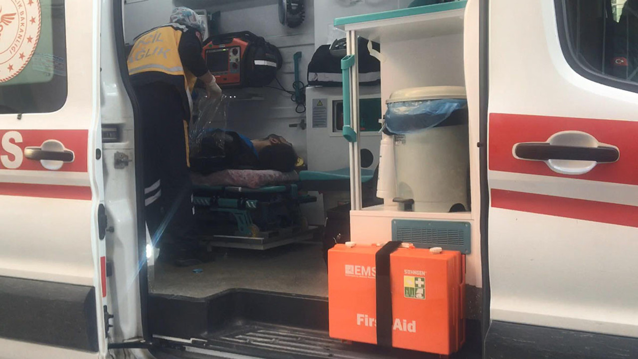 Sokaktaki tartışma kanlı bitti! 50 metre sonra yere yığıldı…