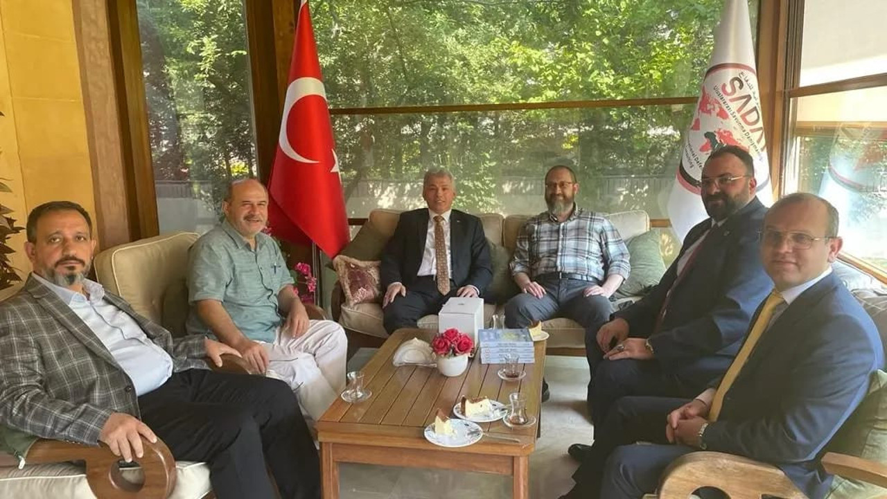 AKP'den CHP'ye SADAT misillemesi. AKP Beylikdüzü İlçe Başkanlığı, SADAT’ı ziyaret etti