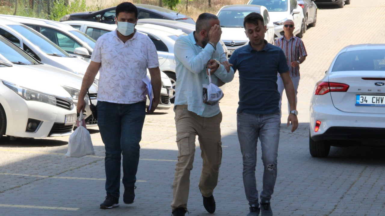 Manisa'da bir otomobilde 1 kilo 800 gram eroin ele geçirildi