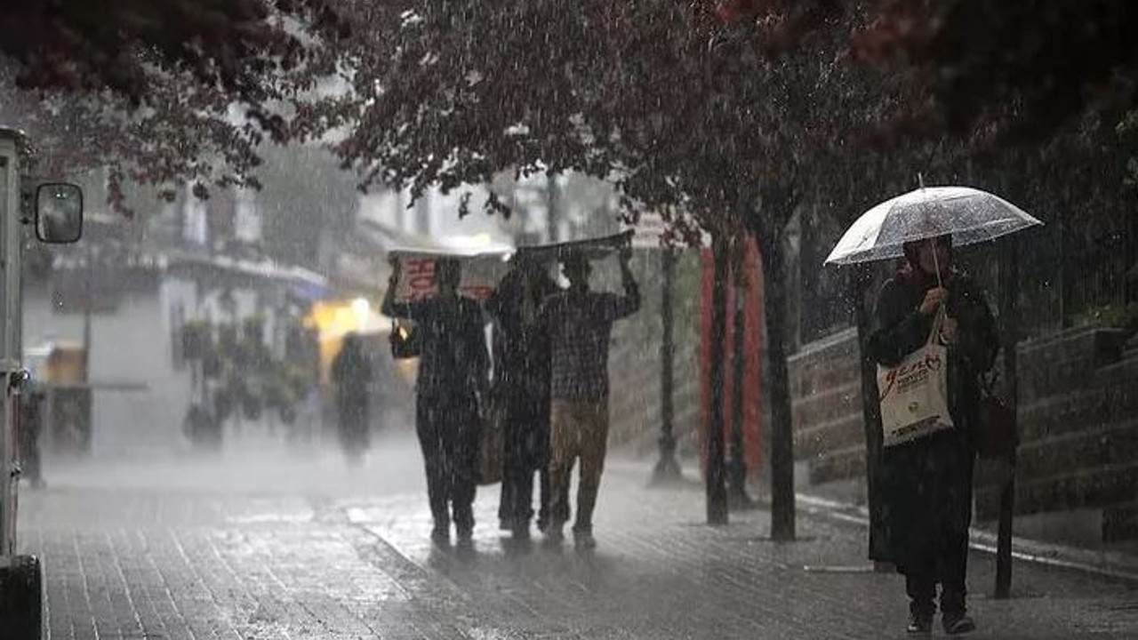 AKOM İstanbul için uyardı. İstanbul'u sel alacak bu saatlere dikkat