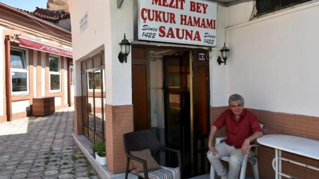 600 yıllık tarih satılıyor. Padişah 2.Murad döneminde yapılan hamama alıcı bekleniyor.