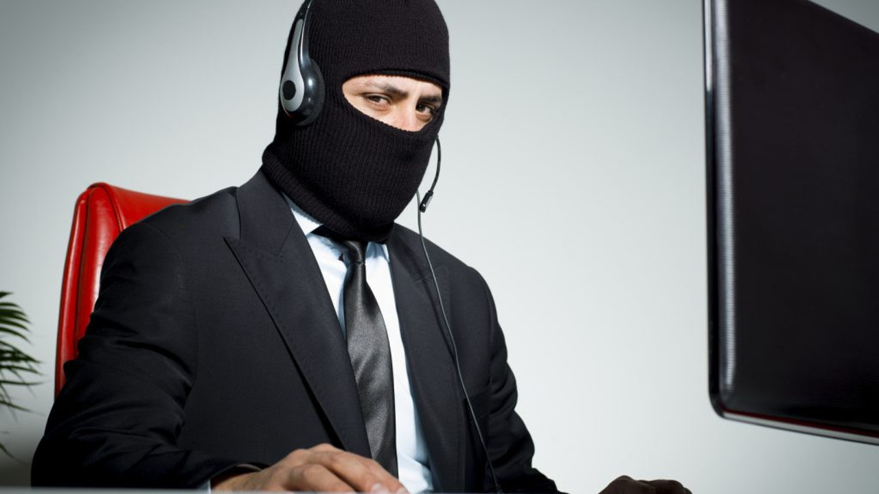 İnternette dolandırılmanın 10 sebebi