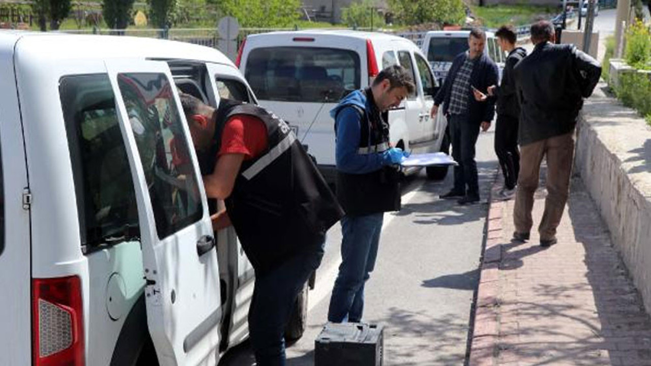 15 yaşındaki çocuk, kız arkadaşı ve kendisini bıçakladı