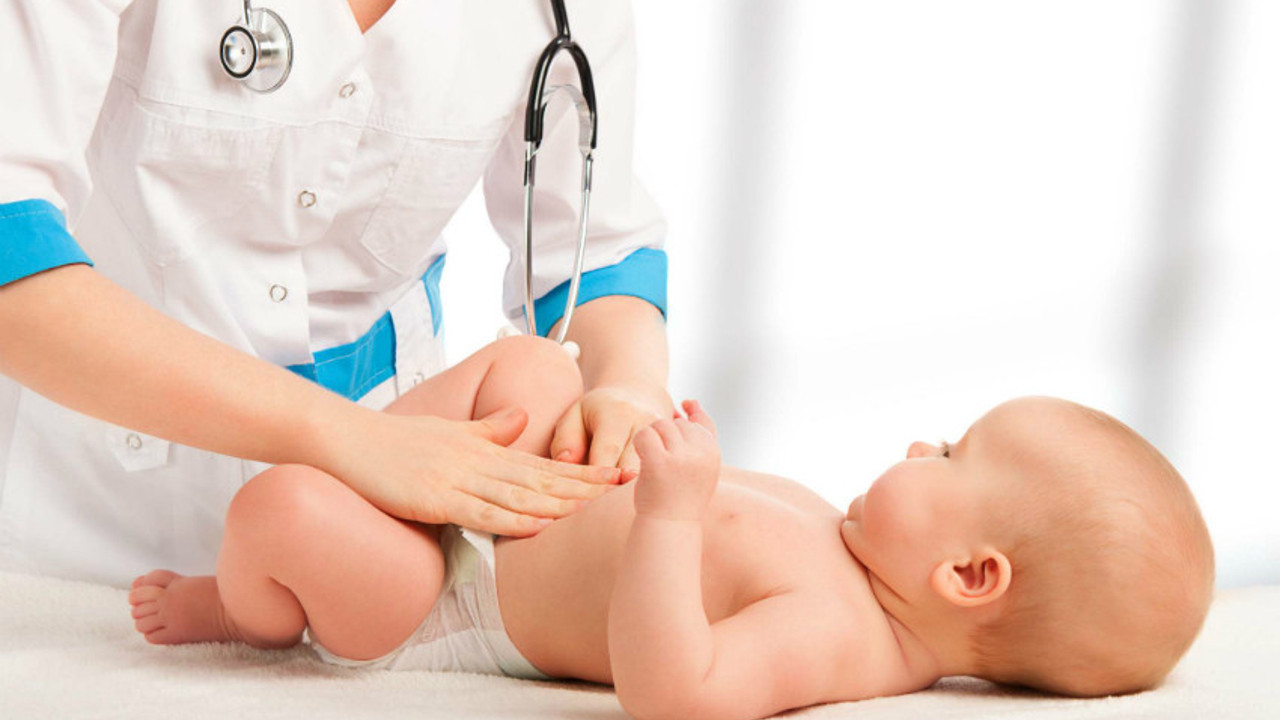 Anne babalar çocuklarında kasık ve föbek fıtığı olduğunu nasıl anlayabilir?