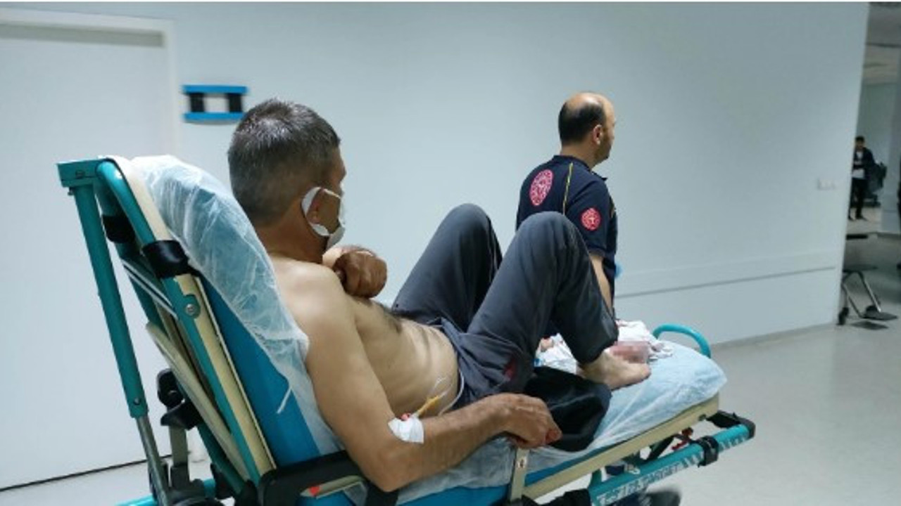 Annesiyle tartışan babasını bıçakladı