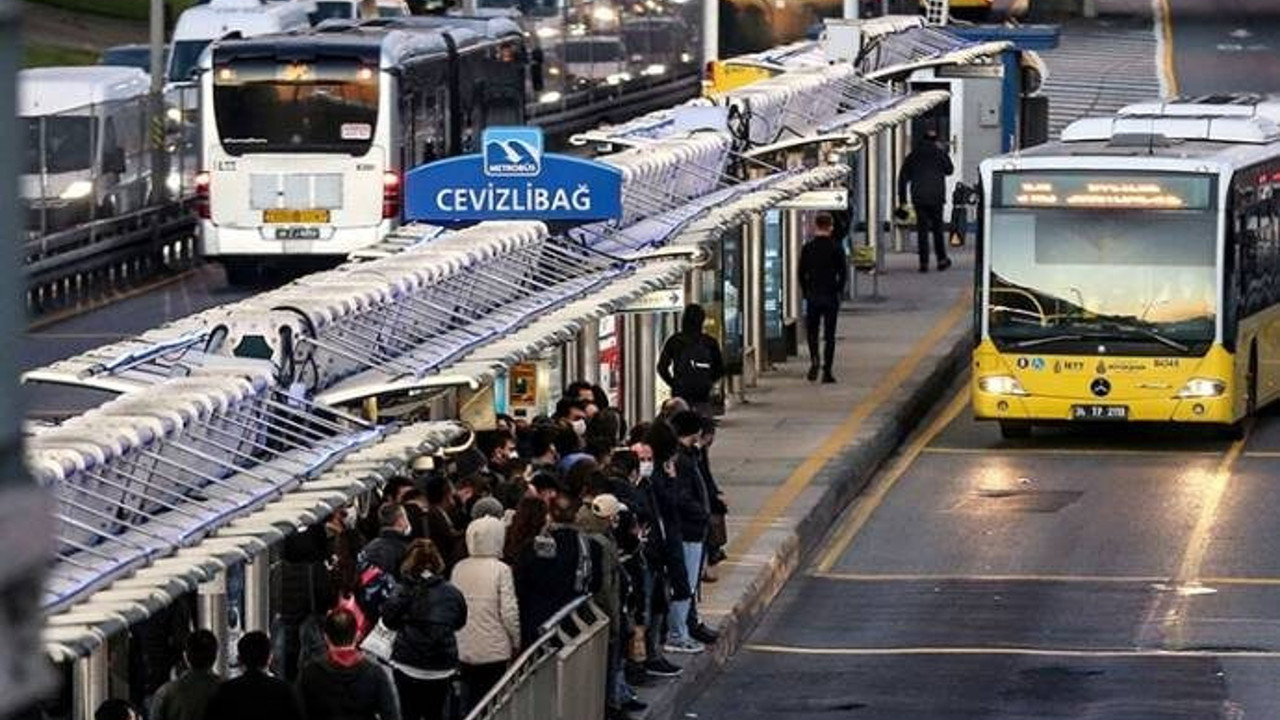 İstanbul'da öğrenci abonmanlarına yapılan zam geri alındı