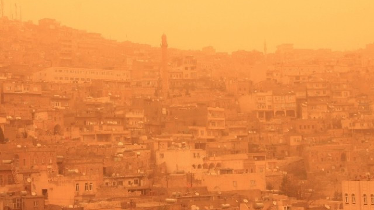 Şırnak'ta toz taşınımının etkisi devam ediyor