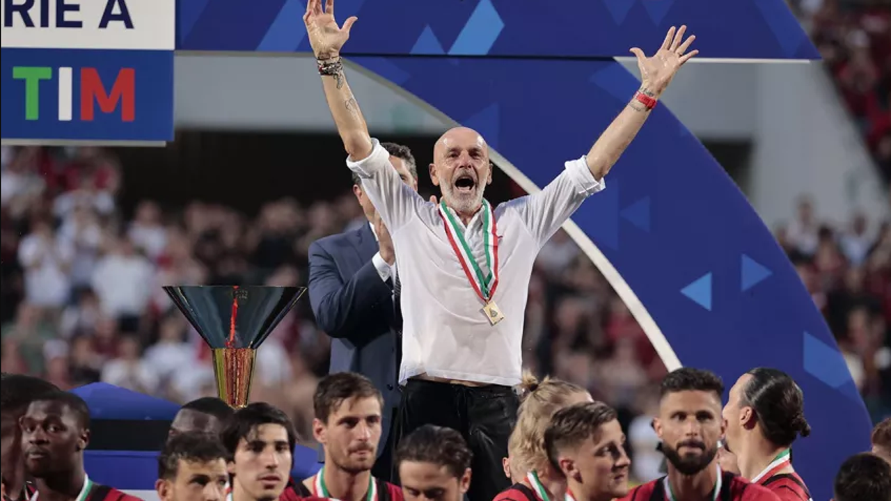 Stefano Pioli'nin madalyası bulundu