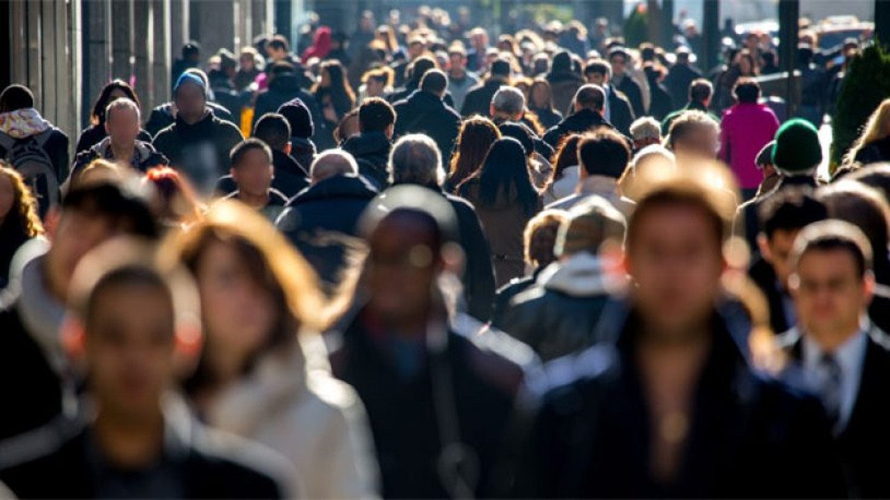 AKP üyesi çıkabilirsiniz | Dikkat. İçlerinde memurlar da var