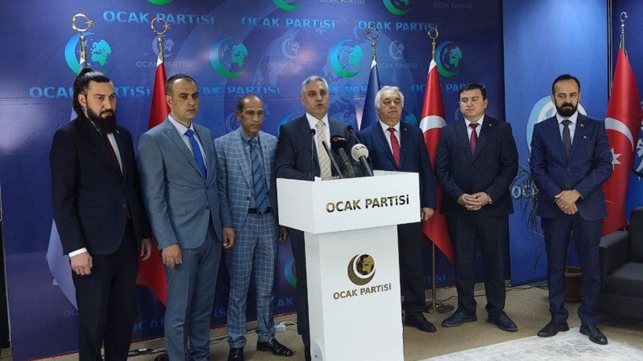 Gelecek Partisi'nde ilginç istifa. Davutoğlu ve ekibi şaşkın