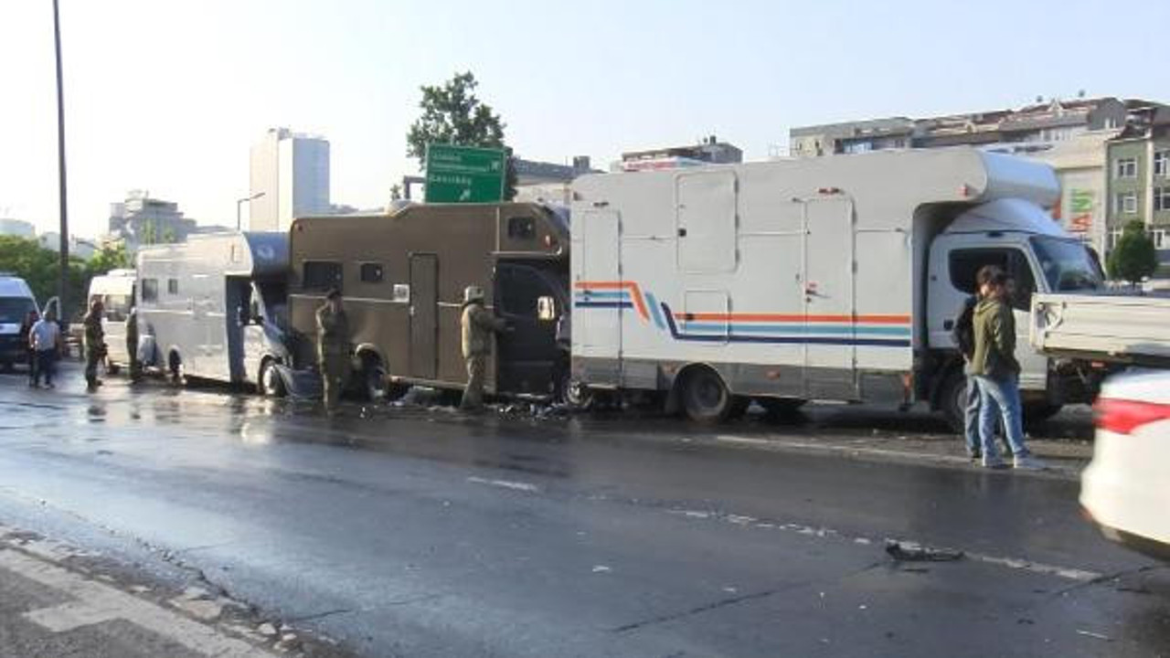 Beşi karavan yedi araç birbirine girdi. 6 kişi yaralı