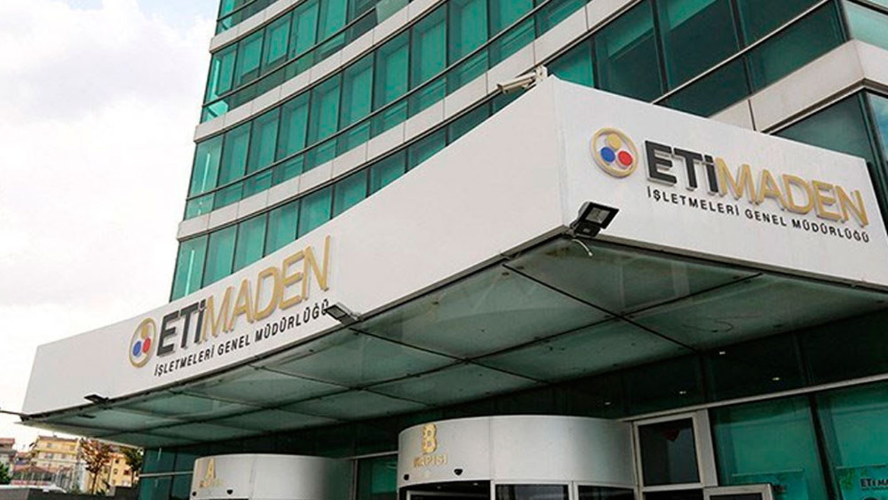 Müdür maaşı yine saklandı