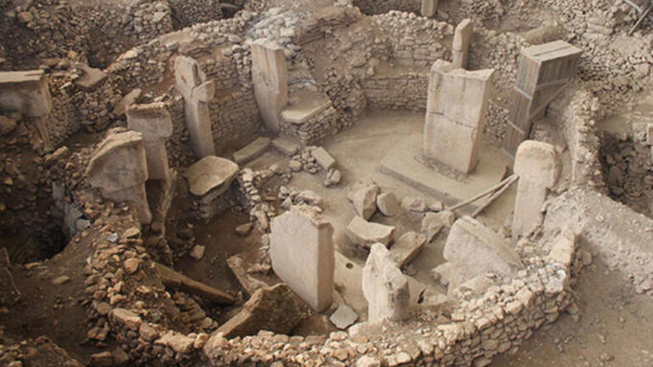 İlk kez insanların aynı noktada yıl boyu yaşadıkları yerlerden biri: Göbeklitepe