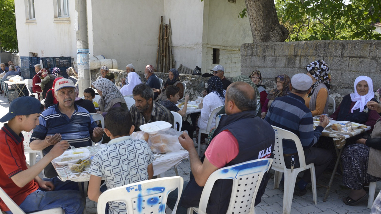 Meteorolojinin yağmur yağacak dediği ilçede halk yağmur duasına çıktı