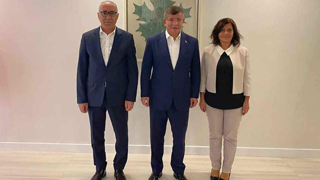 Gelecek Partisi'nde kafaları karıştıran istifa! Hesabı ele mi geçirildi