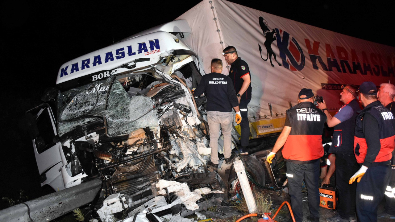 Kırıkkale'de feci kaza: 1 ölü, 2 yaralı