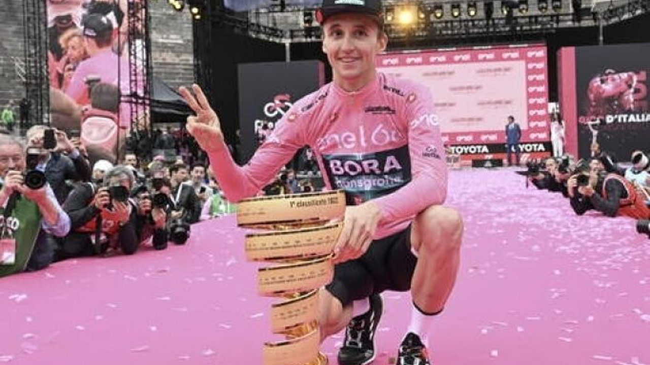 İtalya'nın 'Kralı' Jai Hindley oldu