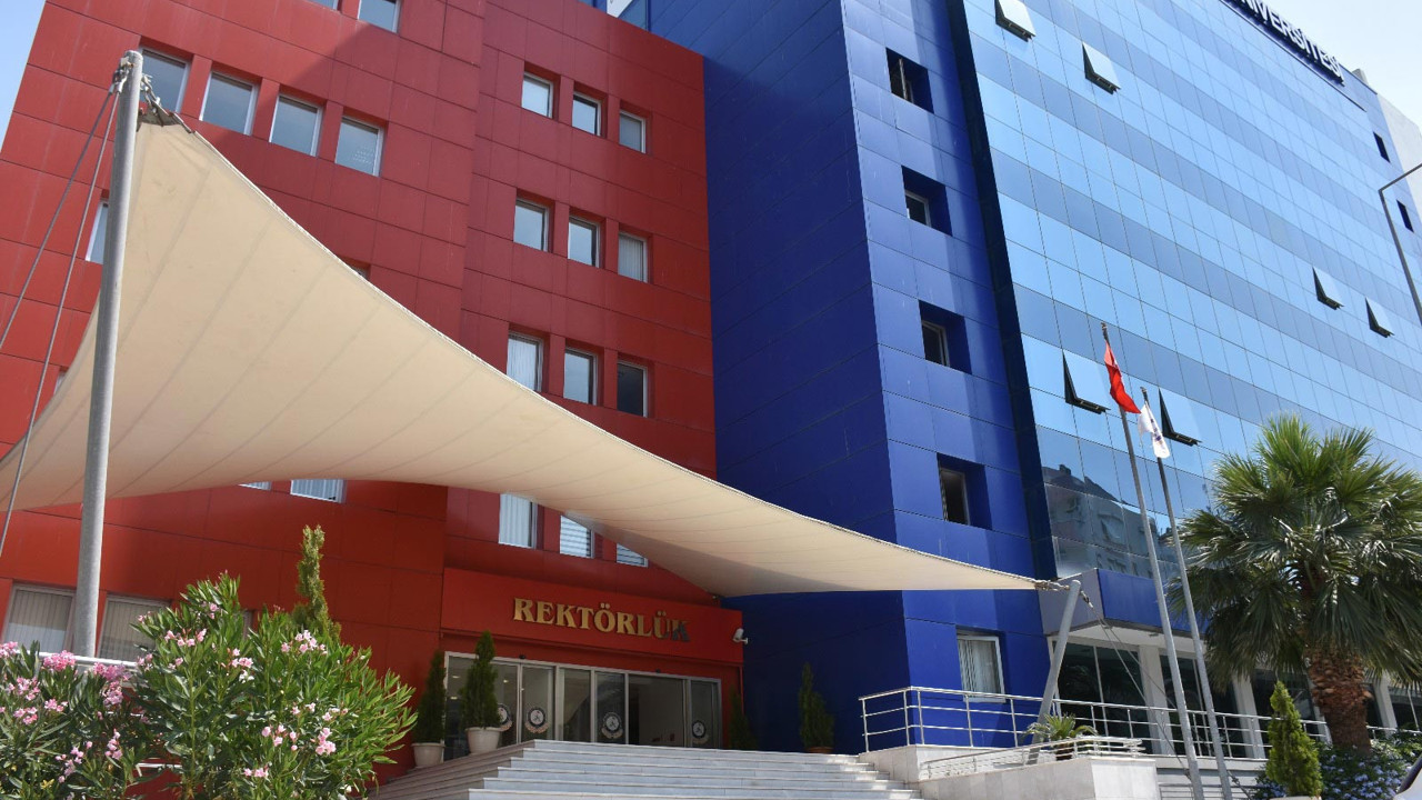 İzmir Demokrasi Üniversitesi personel alacak (30 Mayıs 2022)