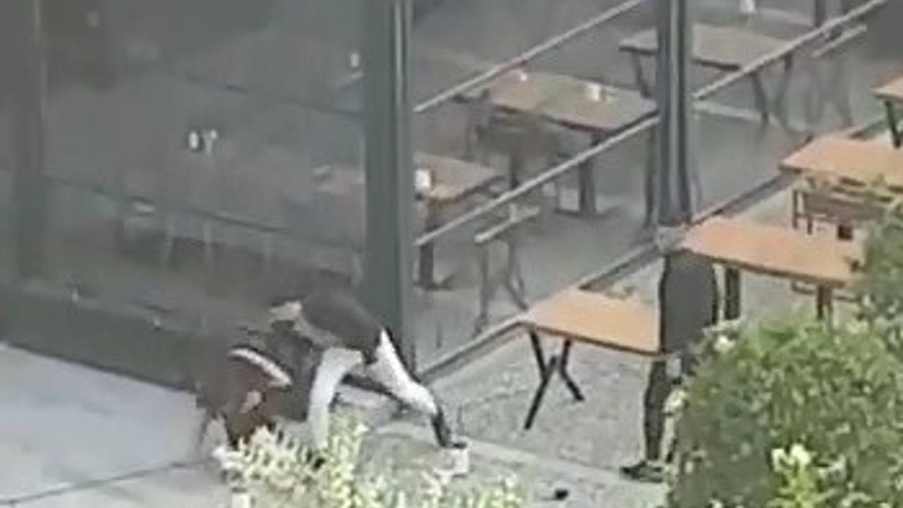 Önce eğlence sonra dayak. İçti içti kız arkadaşını dövdü