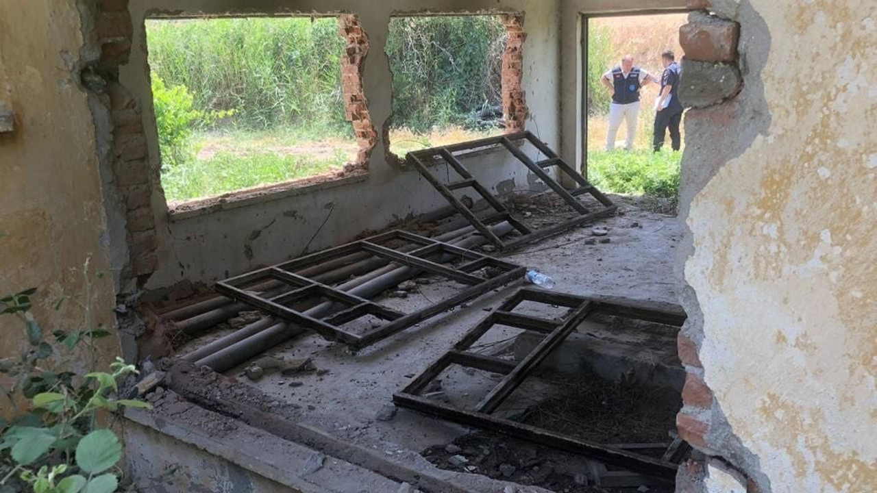 20 bin TL değerindeki demiri çalarken suçüstü yakalandılar