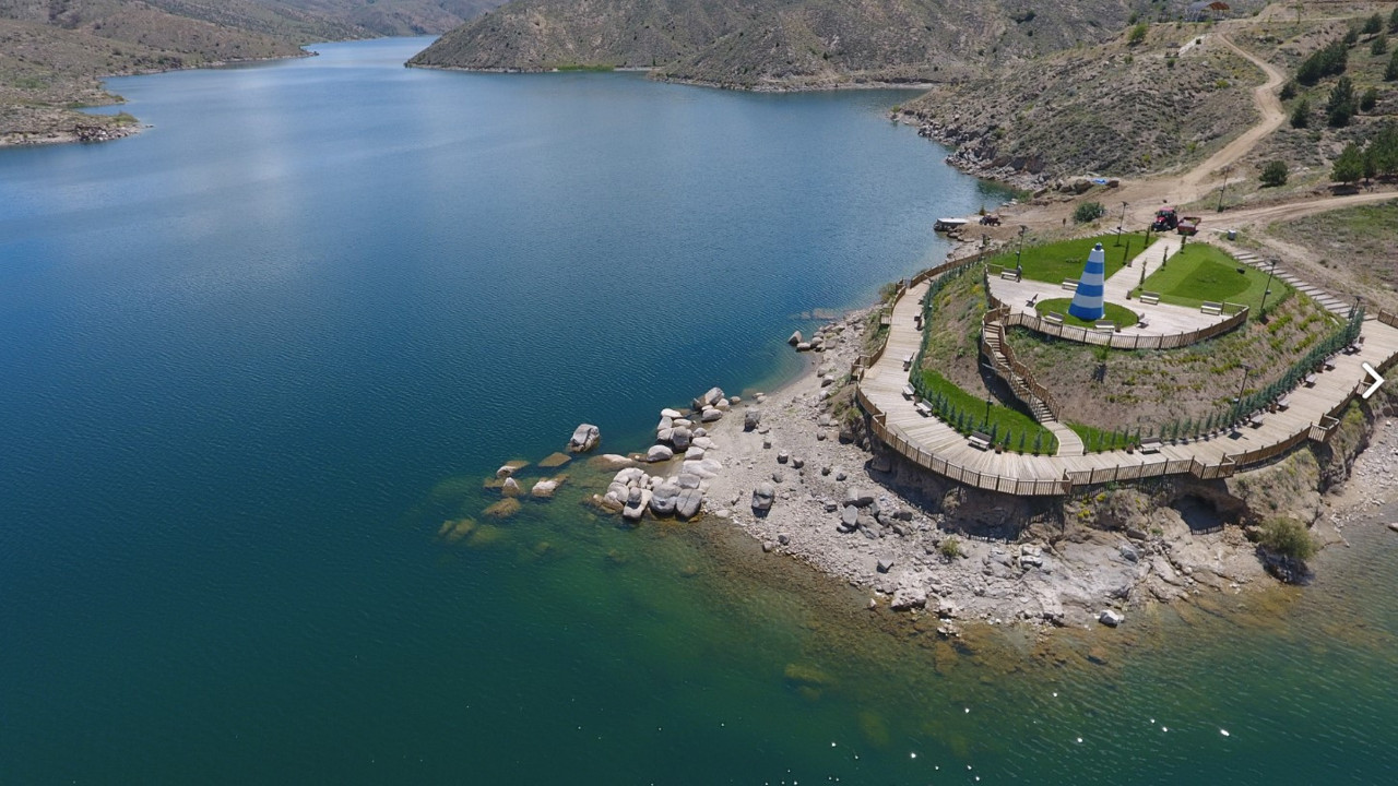 Tekneyle açıldı yüzerek dönmek isteyince kayboldu