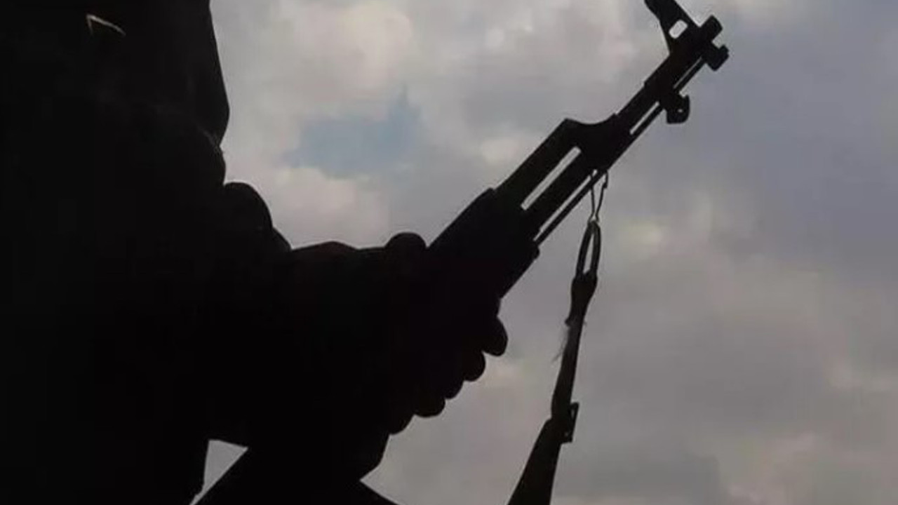 Gri kategoride aranan terörist teslim oldu