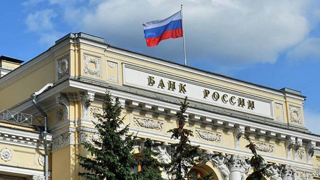 Rus ekonomisi nisanda yüzde 3 küçüldü