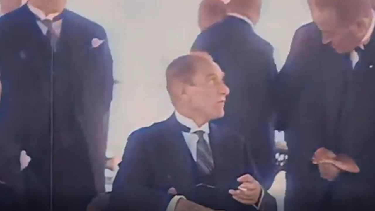 Atatürk'ün üstüne şeftali suyu fışkırtan adama verdiği nazik cevaba hayran kalacaksınız