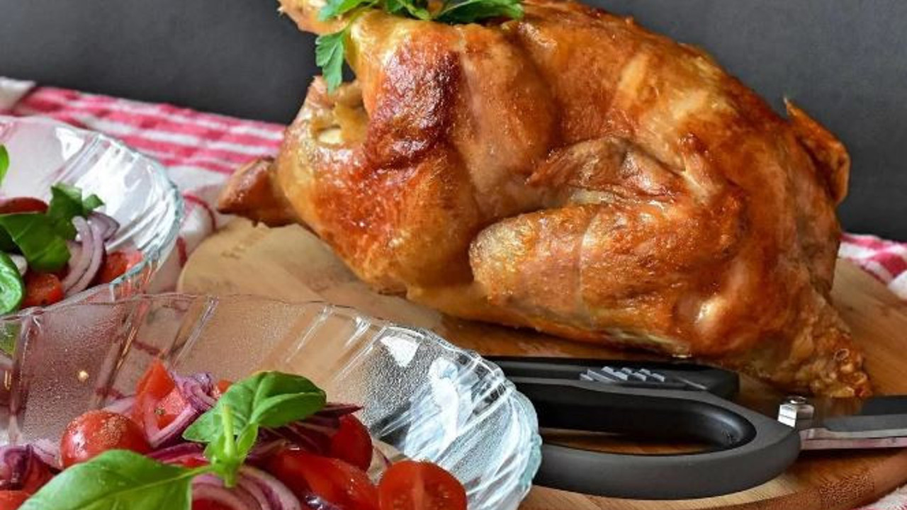 Uzmanından hayat kurtaran öneri. Tavuğu pişirmeden önce sakın bunu yapmayın