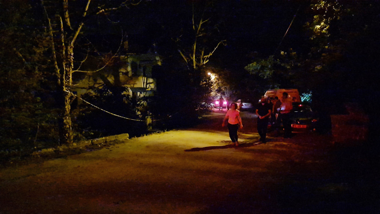 46 yaşındaki doktor, kabloyla ağaca asılı halde bulundu