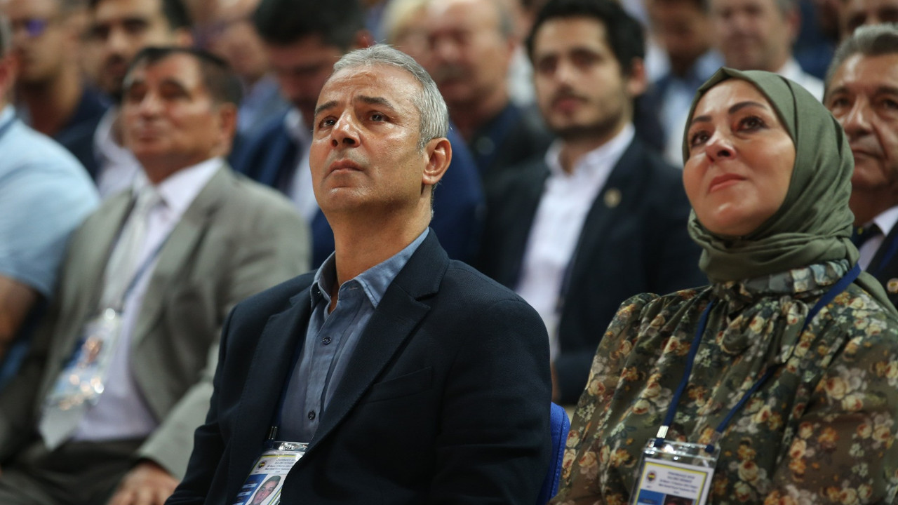 Fenerbahçe'nin nöbetçi teknik direktörü İsmail Kartal'ı ağlatan tablo. Bakın kim hediye etti