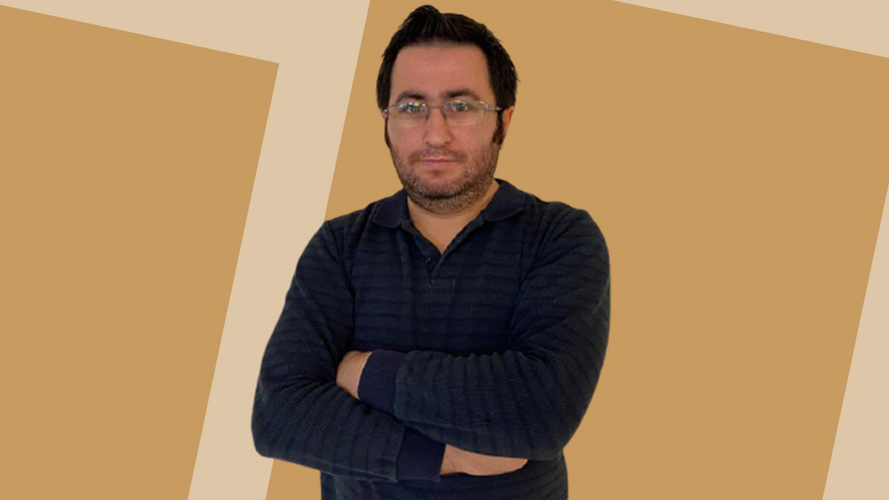 Gazeteci Ali Özyiğit yeminini bozdu. “Bir daha siyaset yazmayacağım” demişti dayanamadı yazdı. Ali Özyiğit Millet İttifakı’nın adayını açıkladı