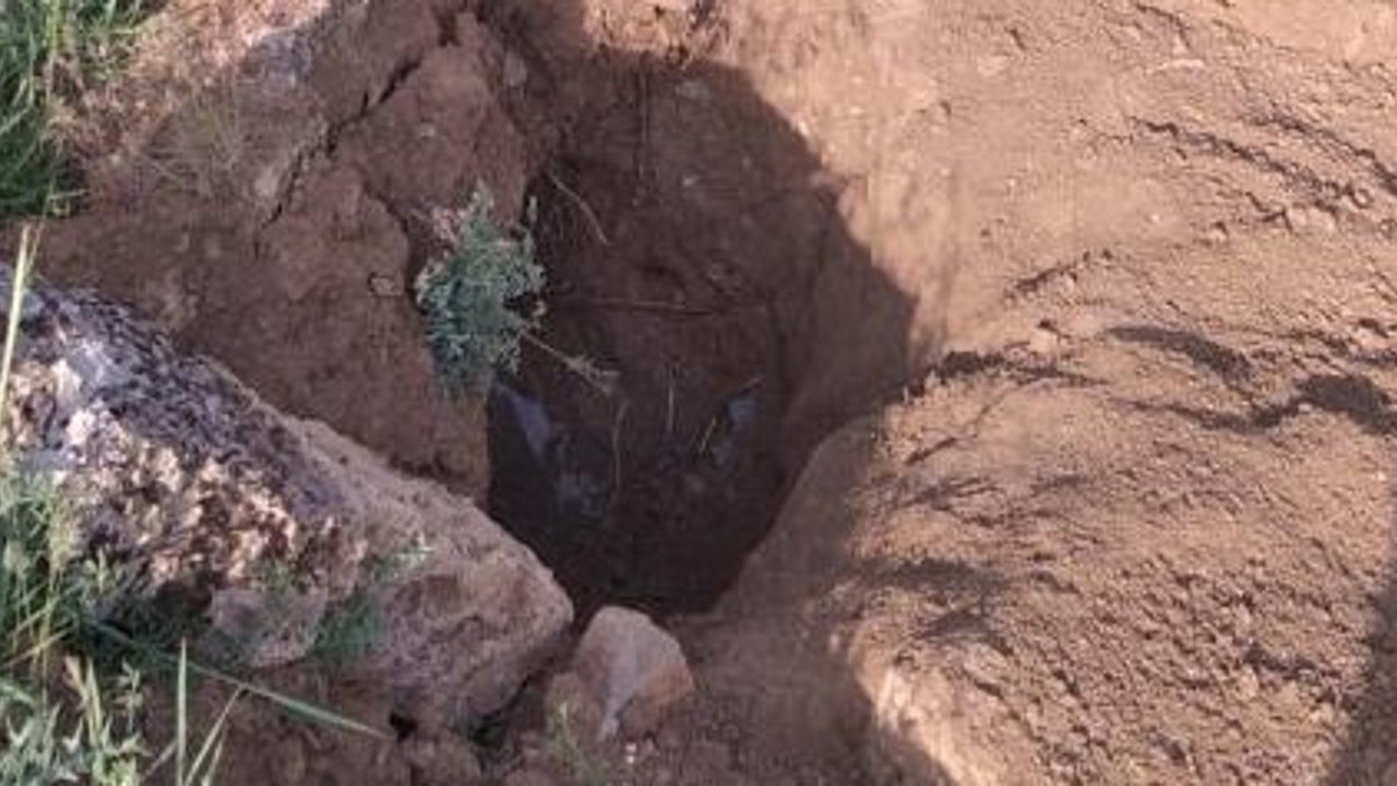 Tarihi mezarlıkta define avı