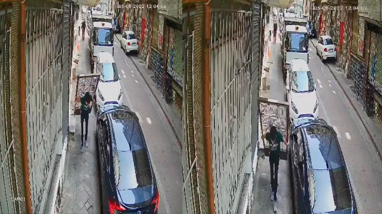 Apartman kapısını sırtlayarak çaldı