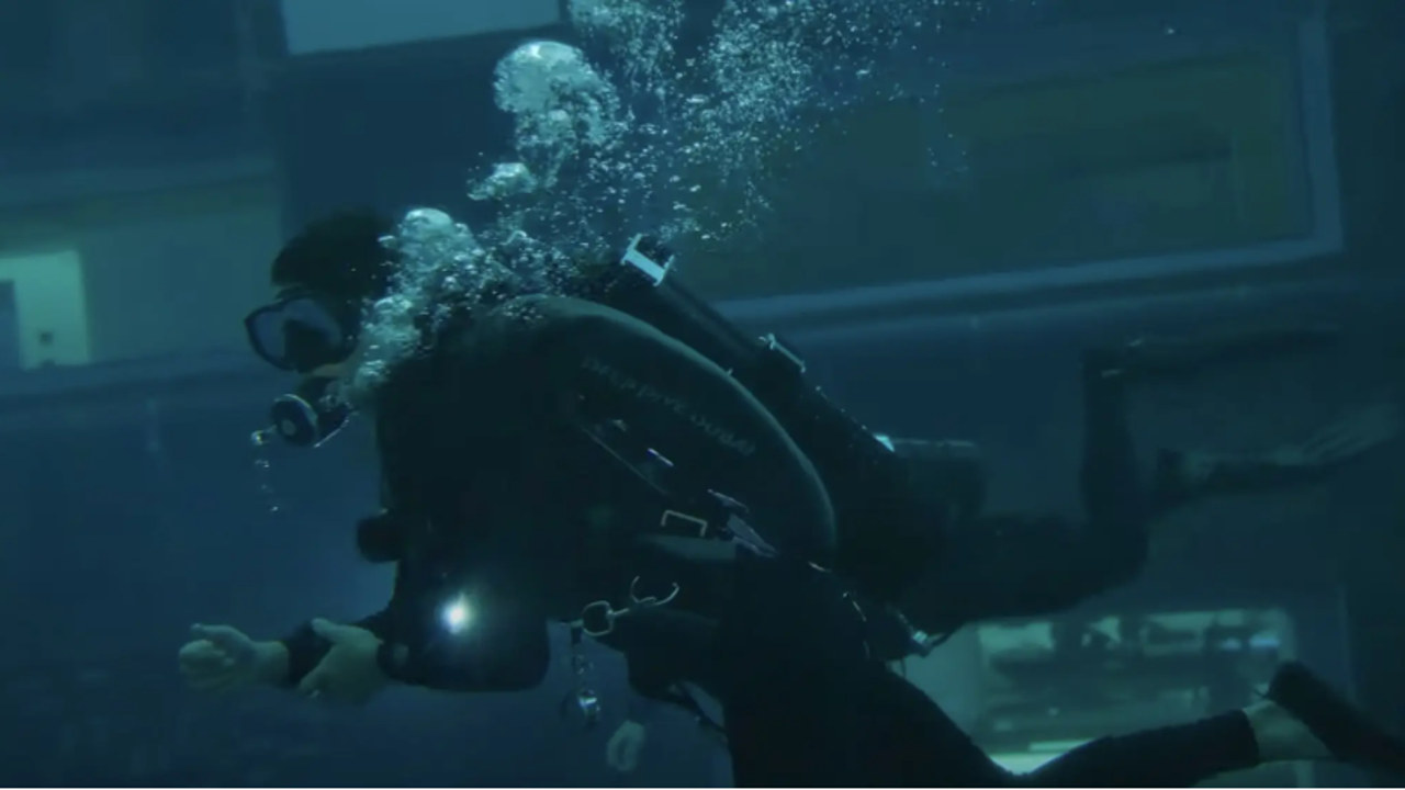 Türk Youtuber dünyanın en derin havuzunda. Vurgun yeme ihtimali çok yüksek