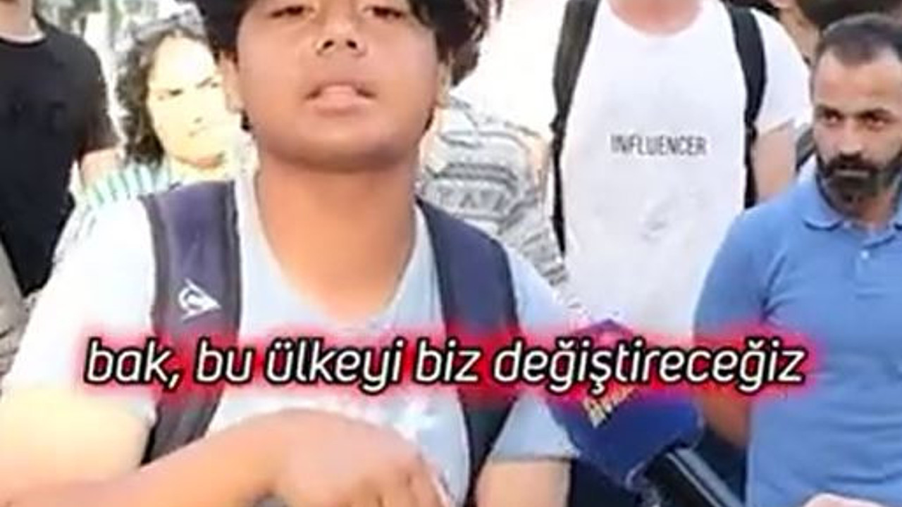 15 yaşındaki çocuk ülkeden beyin göçüyle gidenlere gitmeyin, bu ülkeyi biz değiştireceğiz diye seslendi