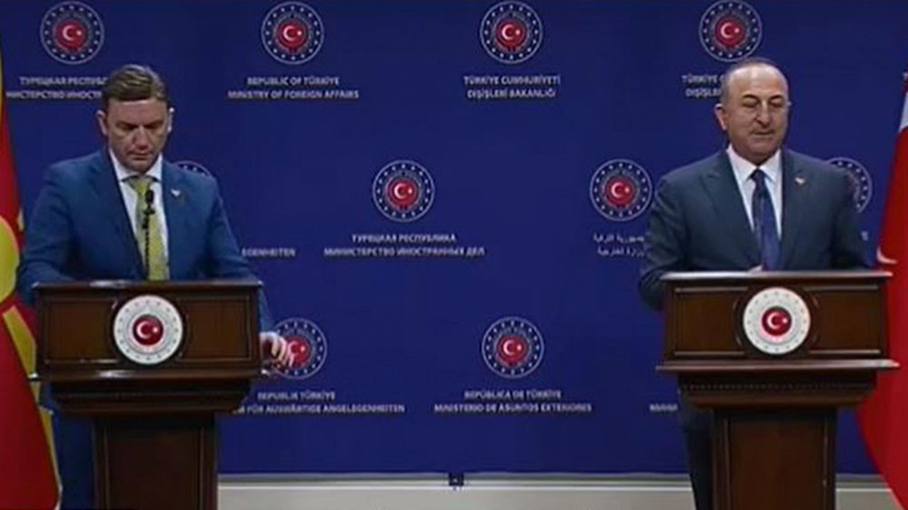 Mevlüt Çavuşoğlu'nun basın toplantısına damga vuran anlar