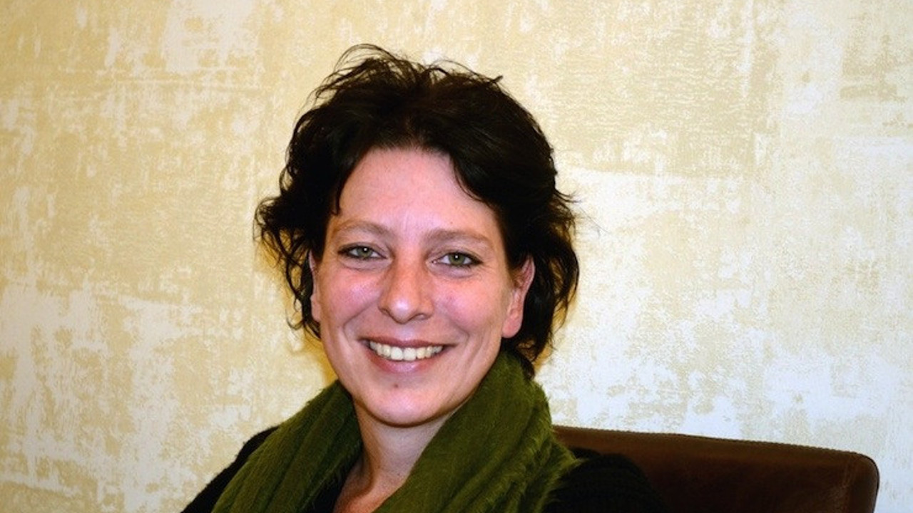 Atatürk gençliği PKK yanlısı gazeteciyi korkuttu