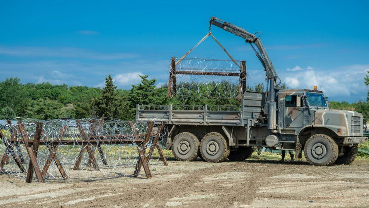 Yunanistan ordusu Meriç nehri kıyısına tanksavar hendekleri kazmaya başladı