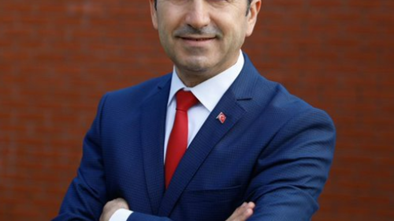 Naim Babüroğlu’ndan ‘Sevr’ hatırlatması: Atatürk'ü, silah arkadaşlarını saygı ve minnetle anıyorum