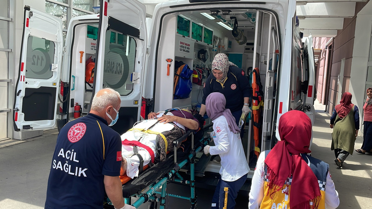 Tarım aracının devrilmesi sonucu bir çocuk öldü, 6 kişi yaralandı