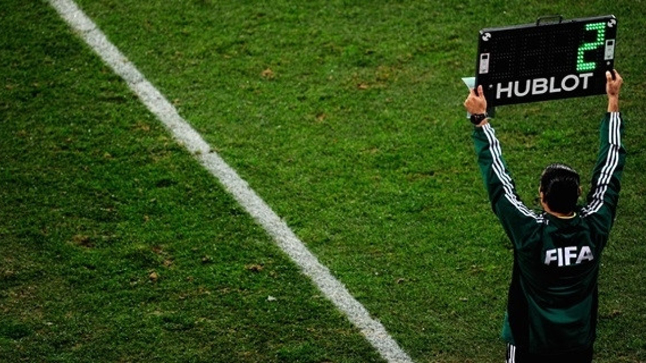 IFAB açıkladı. Beş oyuncu değiştirme hakkı kalıcı oluyor