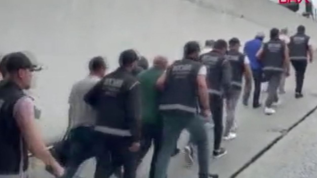 Rüşvet ve belgede sahtecilikten 3 gümrük memuruna tutuklama