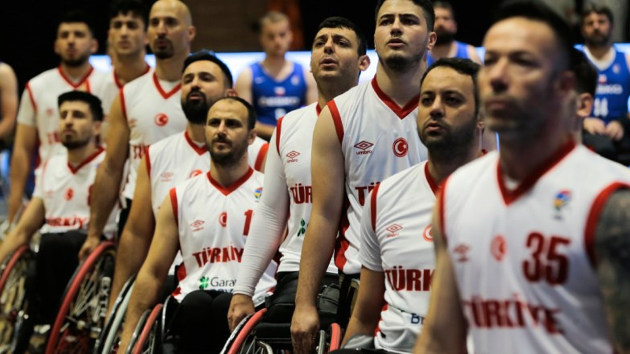 Millilerimiz Çekya'yı devirdi