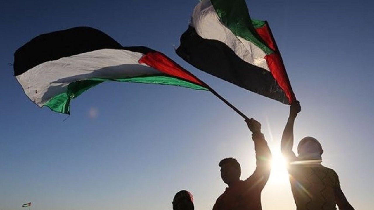 İsrail askerlerinin öldürdüğü 3 Filistinli son yolculuğuna uğurlandı