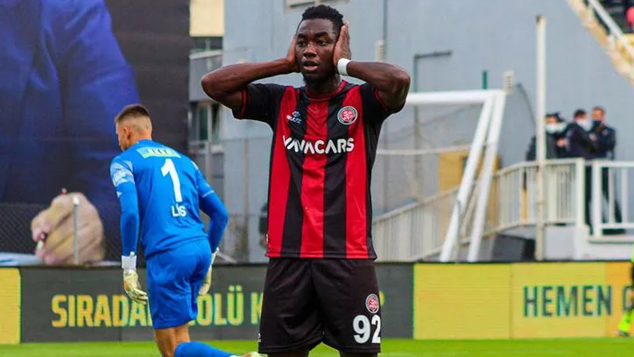 Evli kadınla yakalanan Süper Lig oyuncusu kızgın eş tarafından bıçaklandı