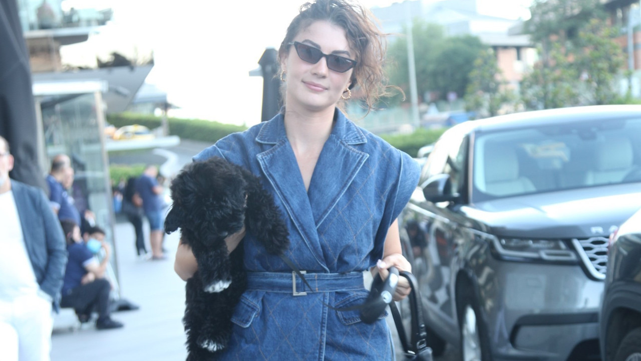 Köpeği ile restorana giden Burcu Özberk karşılaştığı tavırla şoke oldu