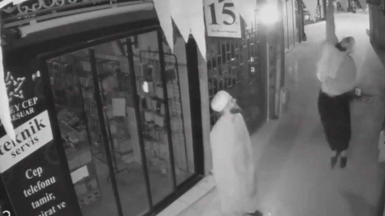 Sarıklı kişiler Atatürklü Türk bayrağına saldırmışlardı. İlk ifadeleri ortaya çıktı